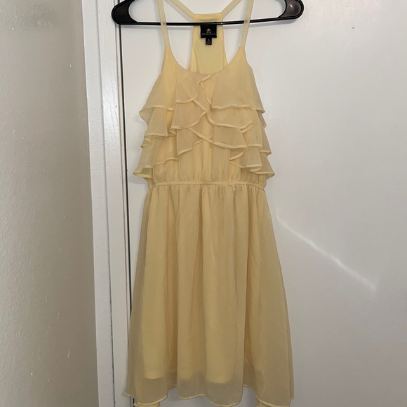 🌸 Clearance! 🌸 Yellow Ruffle Top Mini Dress Size S - Picture 6 of 9